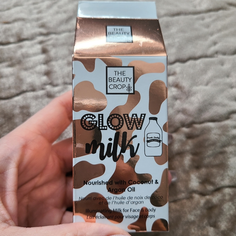 The beauty crop glow milk in blind date
